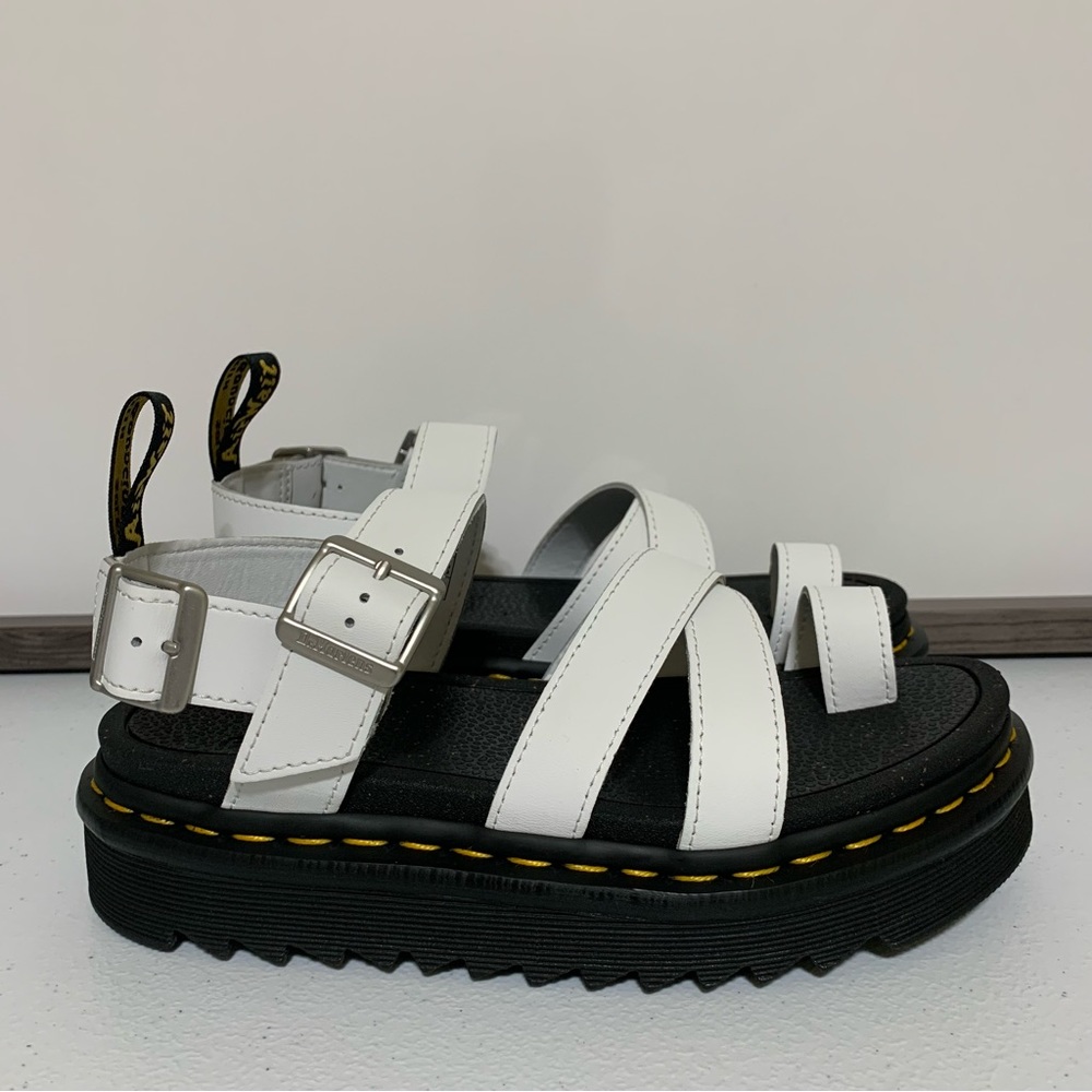 The Dr. Martens Women's Avry Hydro Toe Loop Platform Sandals-Size 6 NWOT